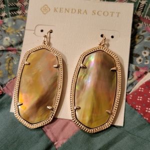Kendra Scott Danielle Earrings gold mother of pearl
